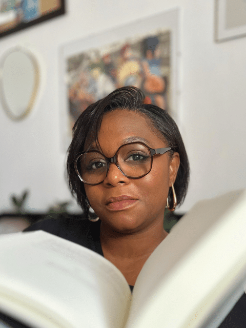 Candice, biographe à Annecy et fondatrice d'Histoires Extraordinaires